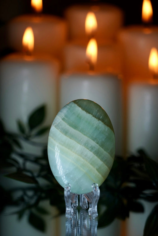 Caribbean Calcite Palmstone on Stand