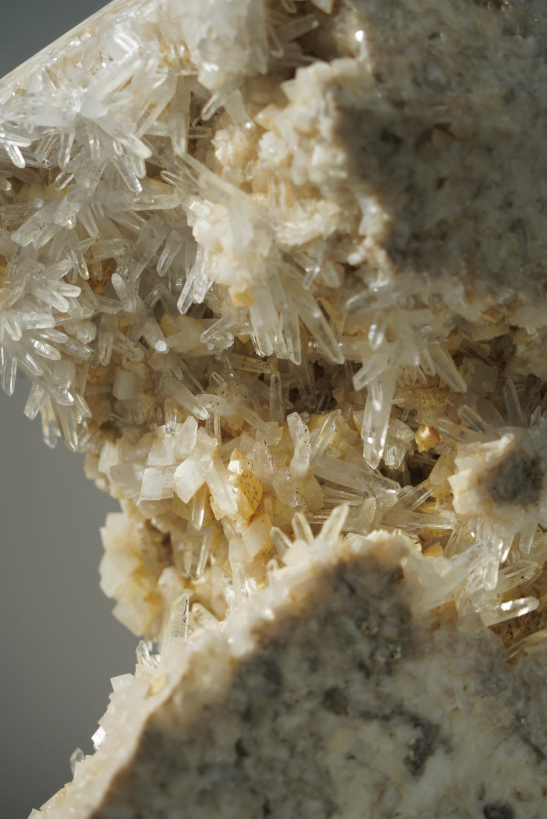 2.8kg Needle Quartz Tower