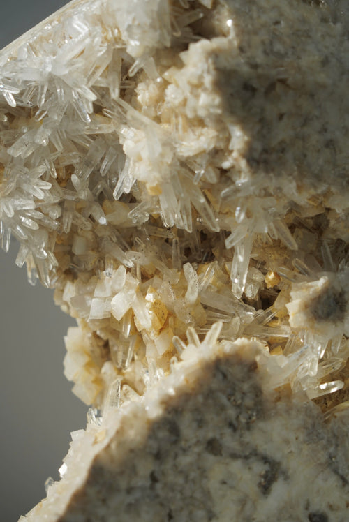 2.8kg Needle Quartz Tower