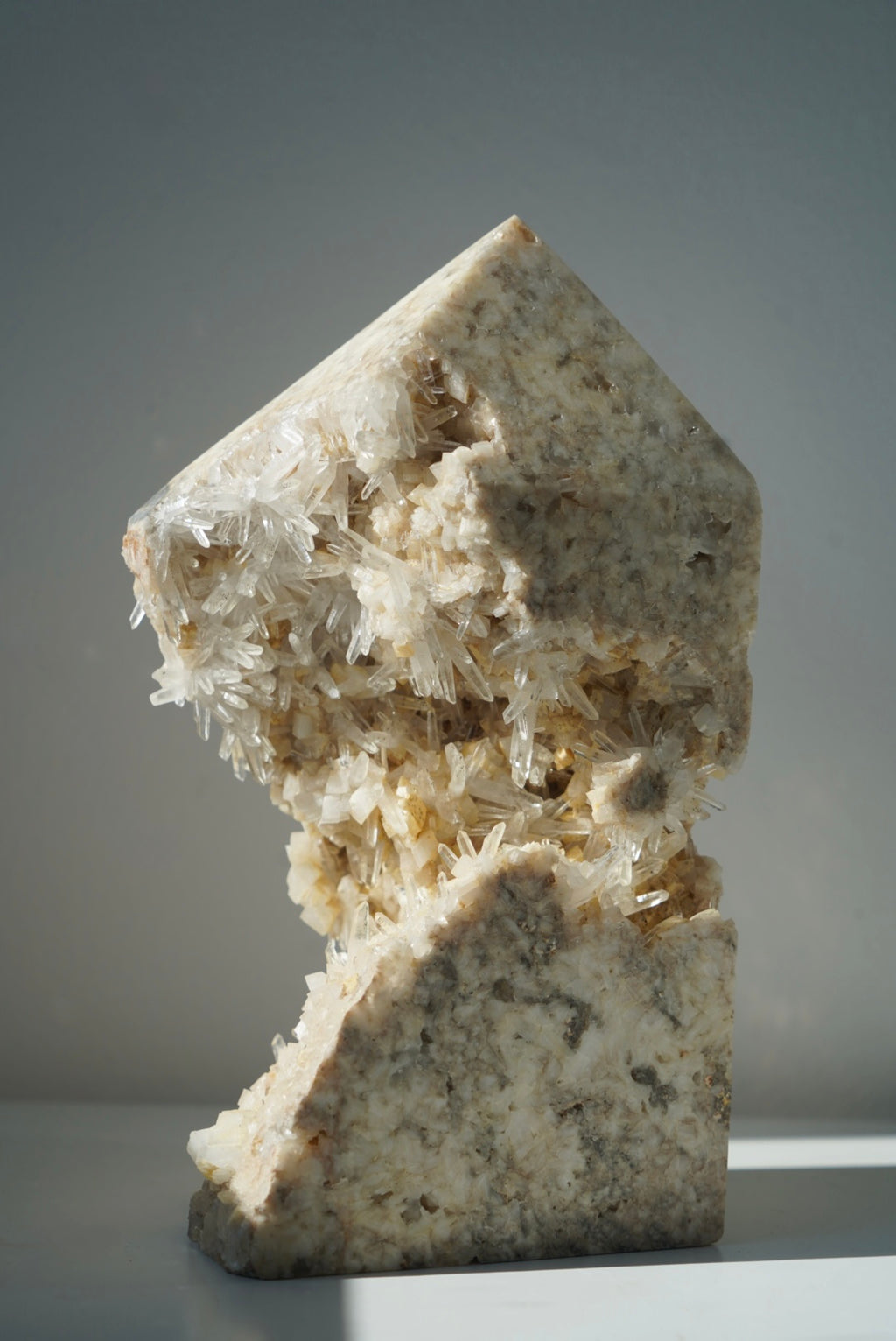 2.8kg Needle Quartz Tower